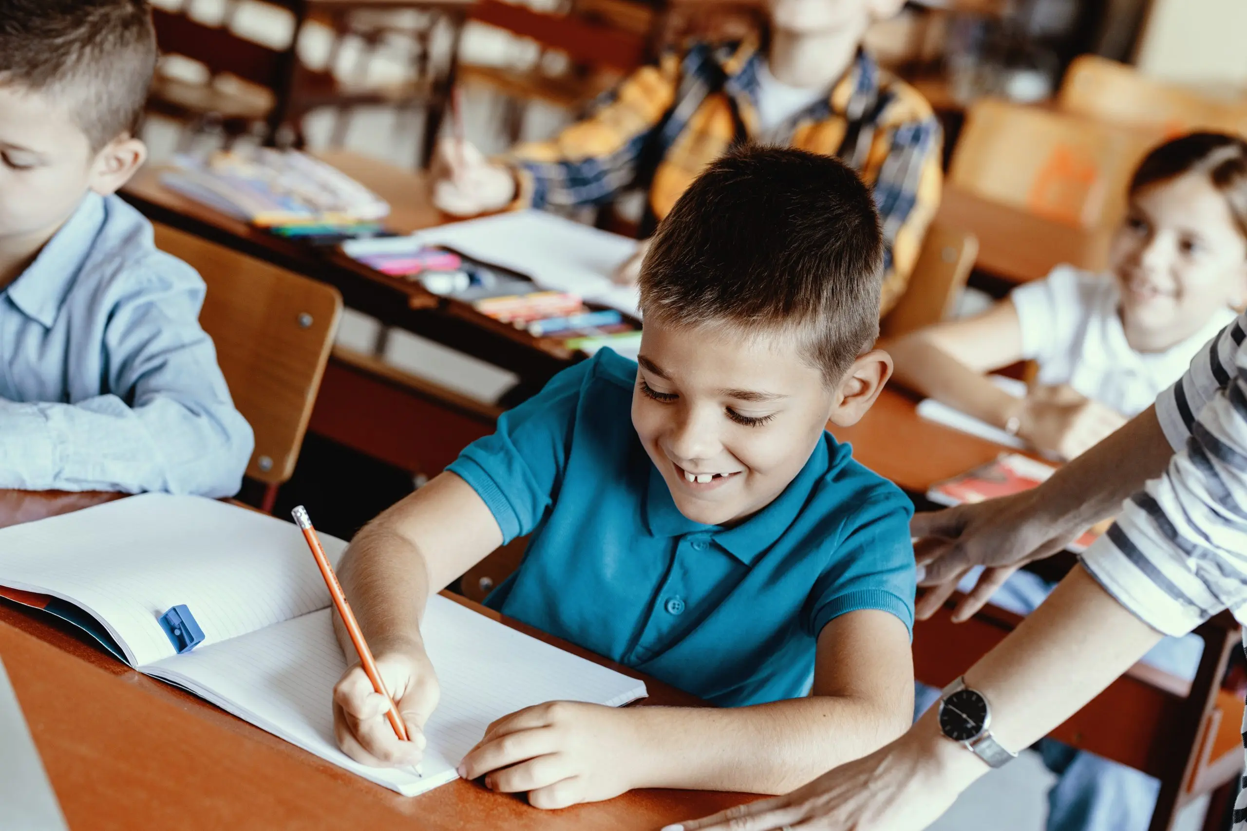 Scuola-Primaria-scaled.jpg Alunni alla scuola primaria paritaria — San Francesco di Sales, Città di Castello